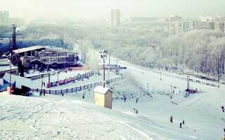 Где покататься на лыжах в Москве в 2022 году: горнолыжные курорты и склоны столицы