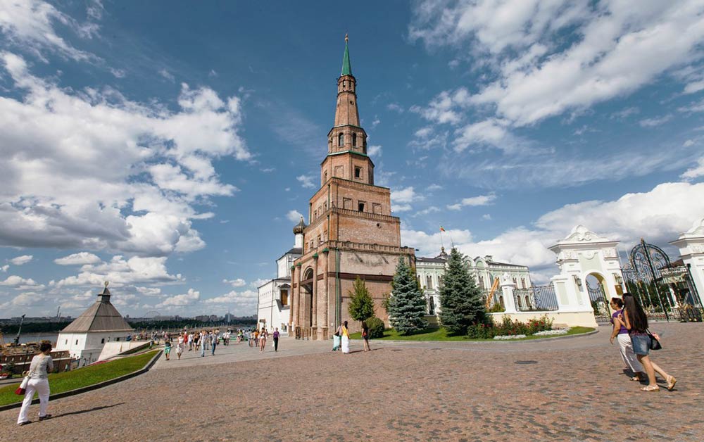 площадь у башни