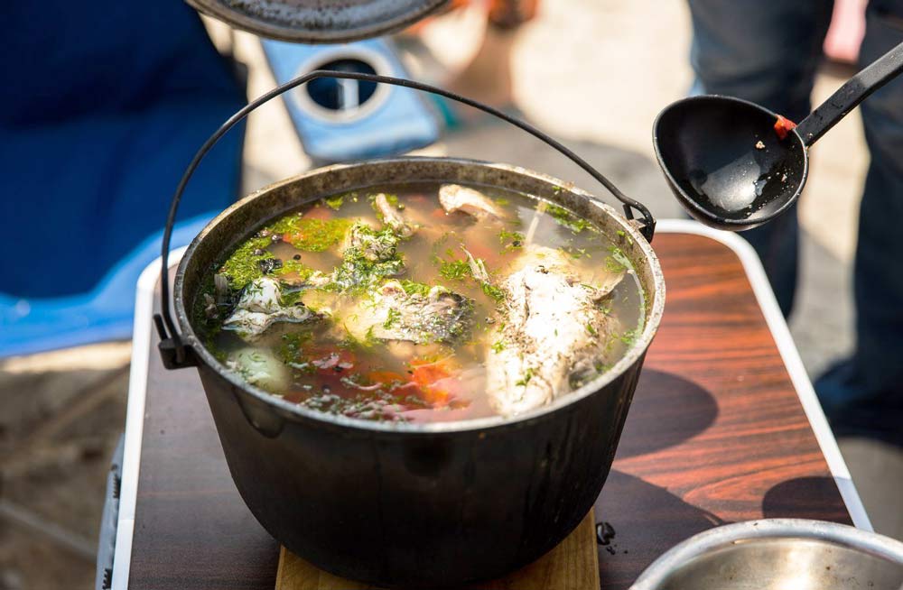 суп с рыбой