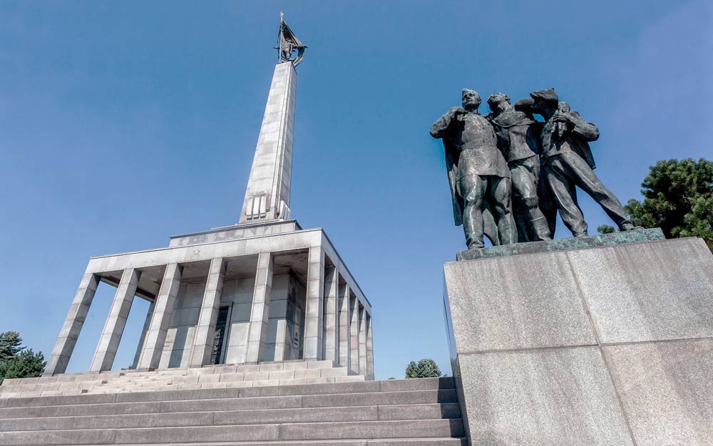 Памятник войинам
