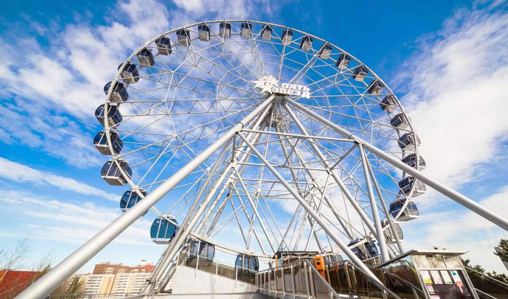 аттракционы в парке