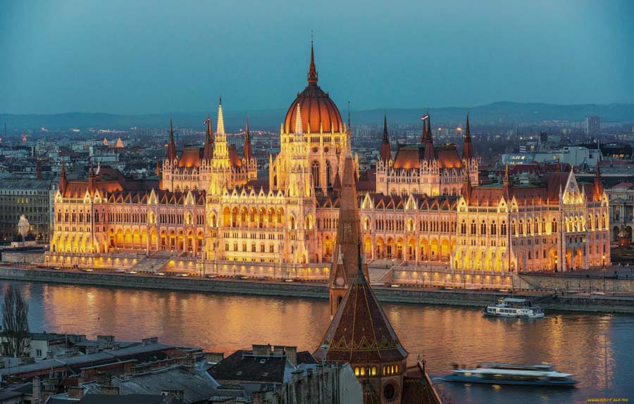 Здание Венгерского Парламента